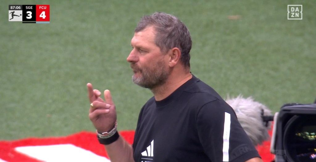 BAUMGART SE ENFRENTA A UNA INVESTIGACIÓN DEL DFB TRAS HACER EL GESTO DEL&nbsp;DEDO