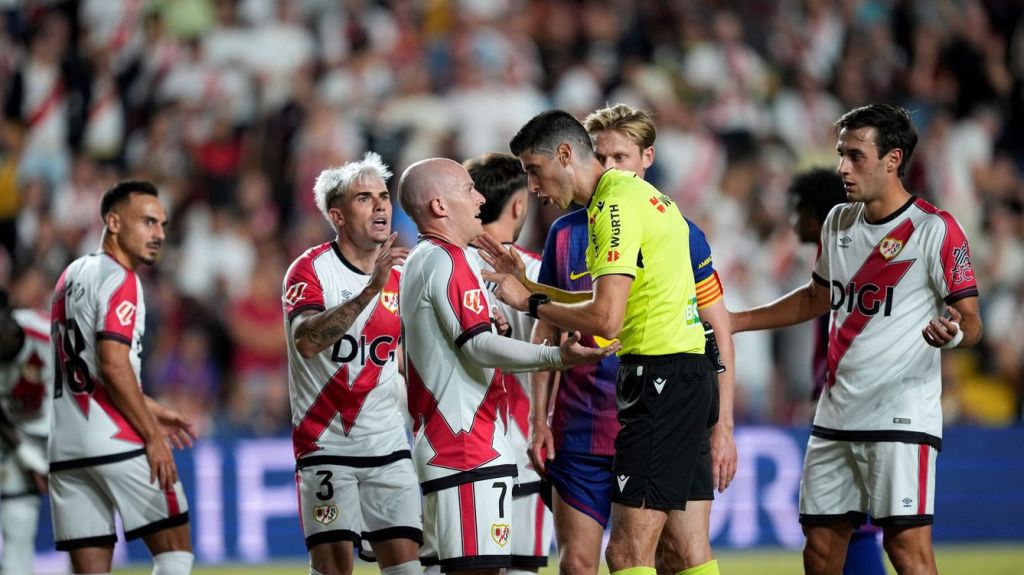 MEDIAPRO CULPA A UNA TOMA DE CORRIENTE DEFECTUOSA EN VALLECAS DEL FALLO DEL VAR EN EL RAYO –&nbsp;BARÇA