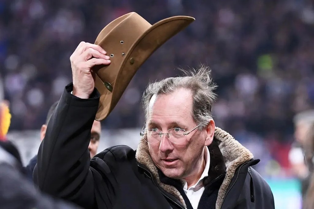 JOHN TEXTOR PRESENTA UNA OFERTA “IMPONENTE” PARA COMPRAR LOS WOLVERHAMPTON Y BUSCA EXPANDIR SU RED DE CLUBES EN&nbsp;INGLATERRA