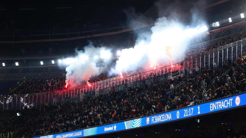 EL BARÇA EXIGE AL EINTRACHT UNA INDEMNIZACIÓN POR LOS DESTROZOS DE SU AFICIÓN EN EL SPOTIFY CAMP&nbsp;NOU