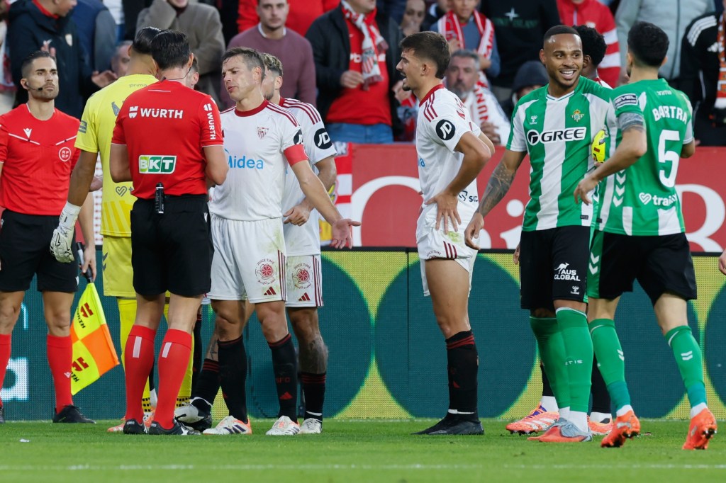 MULTA Y CIERRE PARCIAL DEL SÁNCHEZ-PIZJUÁN: SEVILLA, CASTIGADO POR LOS INCIDENTES DEL&nbsp;DERBI