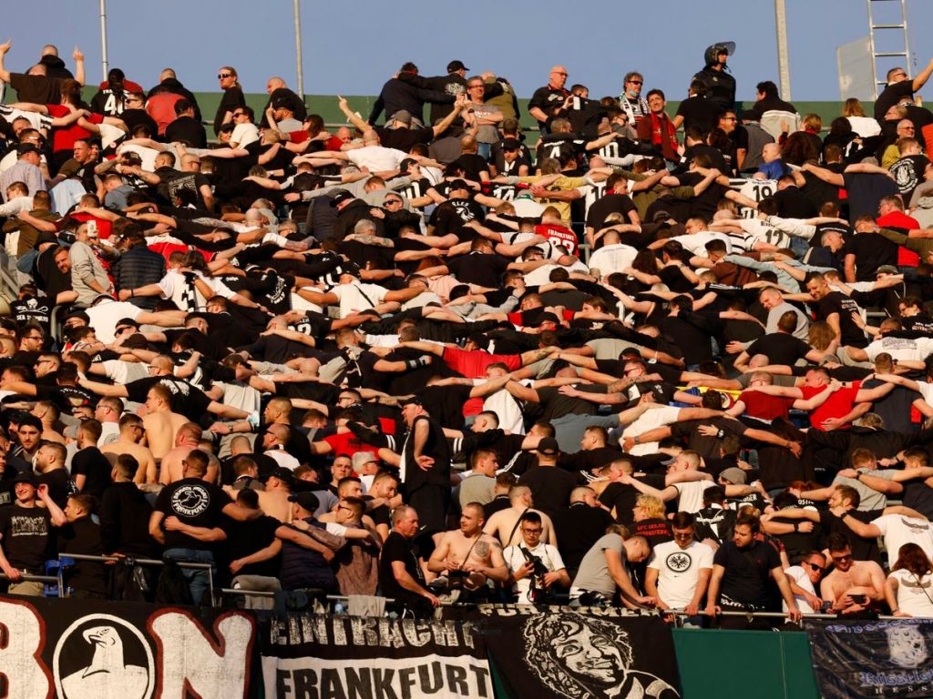 PREOCUPACIÓN EN EL EINTRACHT FRANKFURT POR EL CRECIENTE PODER DE LOS ULTRAS ANTE LA PRÓXIMA ASAMBLEA&nbsp;GENERAL