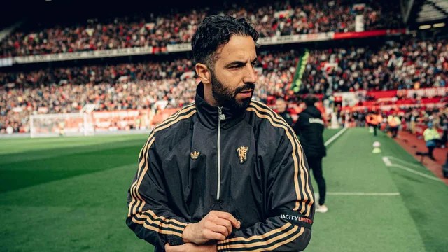 FRUSTRACIÓN E IRA EN EL MANCHESTER UNITED: LOS “ENORMES SIGNOS DE INTERROGACIÓN” QUE ENSOMBRECEN EL PROYECTO&nbsp;AMORIM