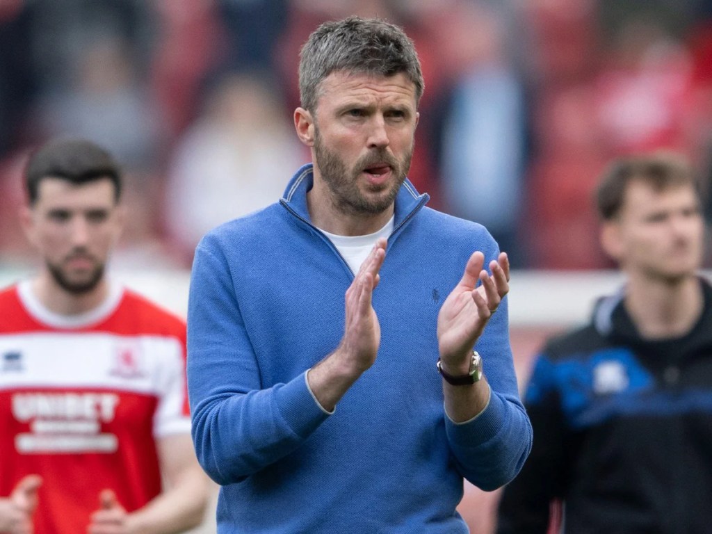 Michael Carrick aplaudiendo, como entrenador del Boro; foto: The Gurdian.