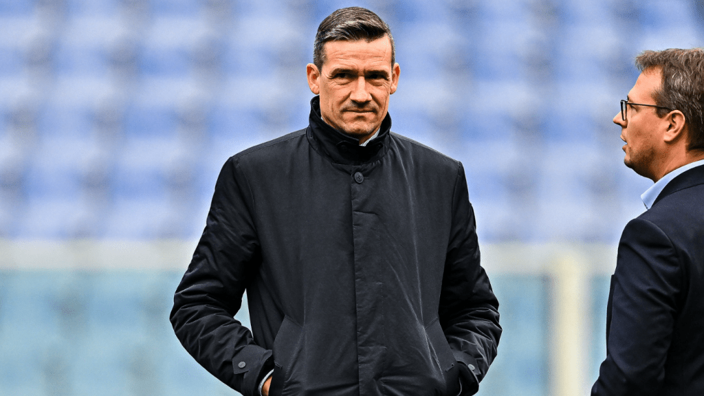 Marco Ottolini en un estadio de Italia; foto: CBS Sports.