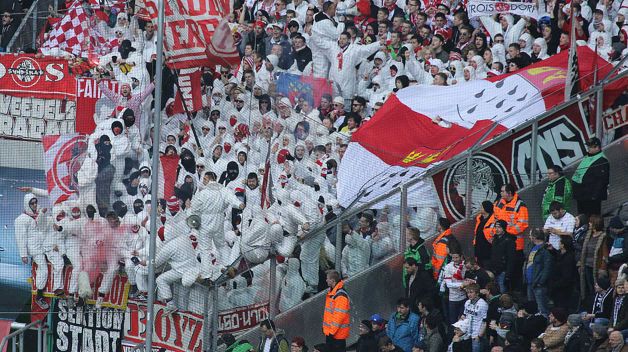 MULTA MILLONARIA AL 1. FC KÖLN POR EL USO REITERADO DE&nbsp;PIROTECNIA