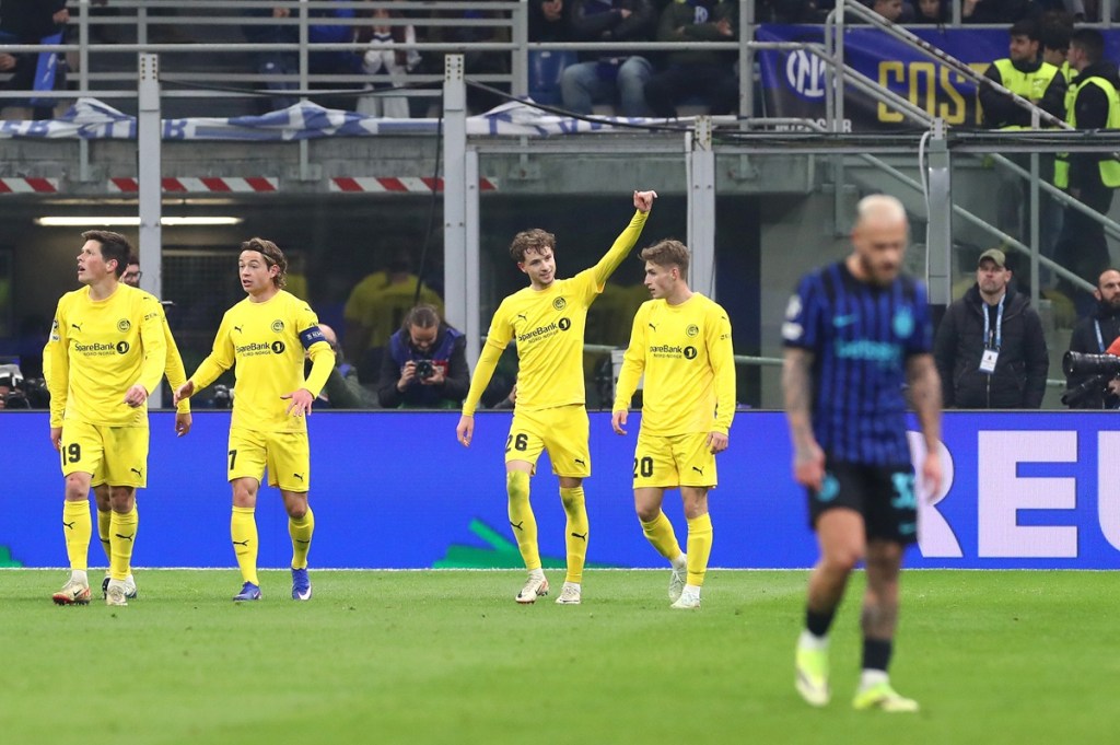 Di Marco, jugador del Inter, cabizbajo por el gol del Bodo/Glimt; foto: X.com.