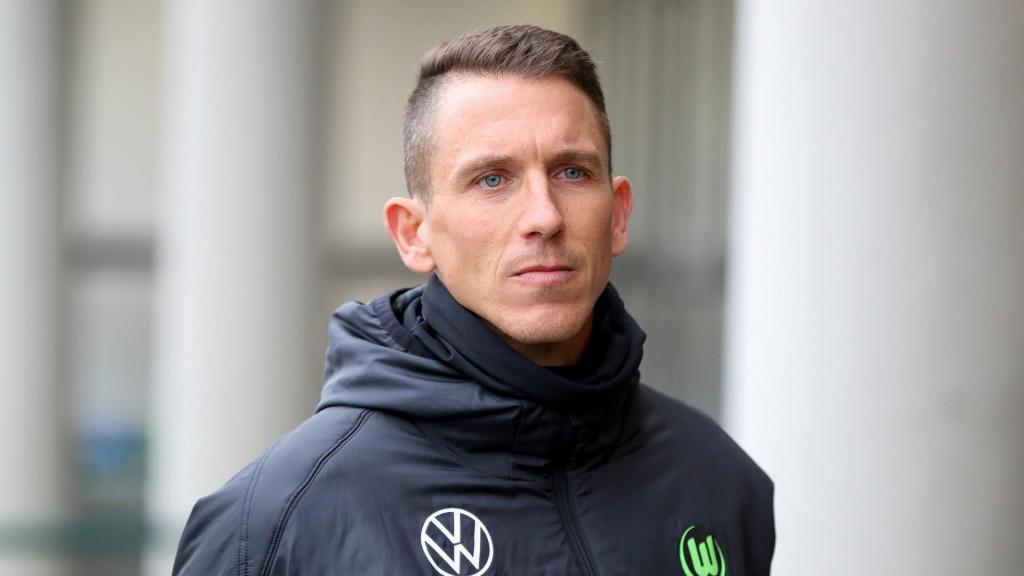 Daniel Bauer ha sido el segundo entrenador del Wolfsburg en esta temporada; foto: ZDFheute.