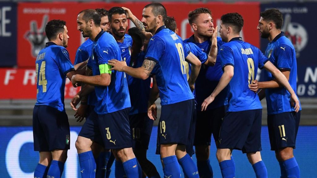 LA SERIE A SE LLENA DE EXTRANJEROS Y ENCIENDE EL DEBATE: ¿QUÉ PASA CON EL TALENTO ITALIANO?