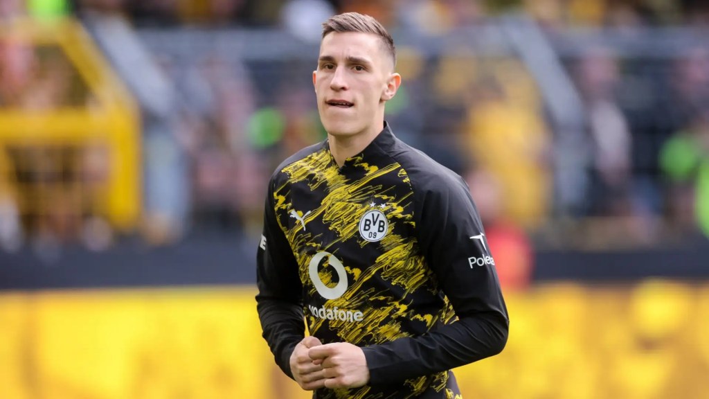 Schlotterbeck es el mejor central del BVB; foto: Goal.com.