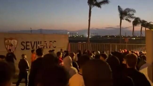 LALIGA DENUNCIA AMENAZAS A JUGADORES DEL SEVILA TRAS LA DERROTA EN&nbsp;OVIEDO