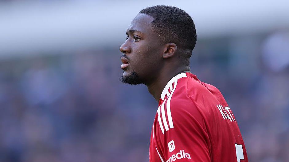 KONATÉ VUELVE A ALEJARSE DEL LIVERPOOL Y SU FUTURO QUEDA EN EL&nbsp;AIRE