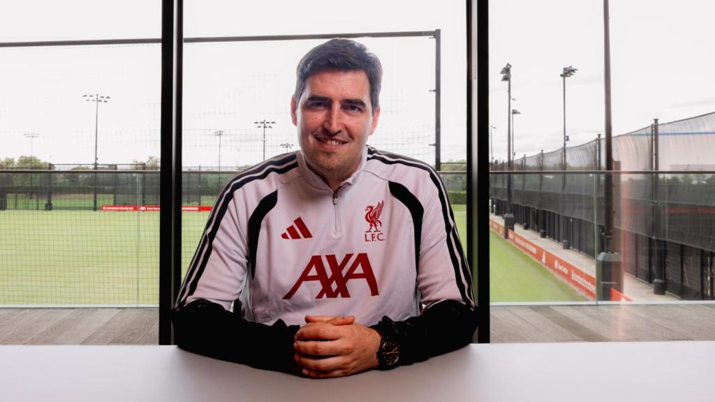 Andoni Iraola, nuevo entrenador de Anfield; foto: Liverpool FC.
