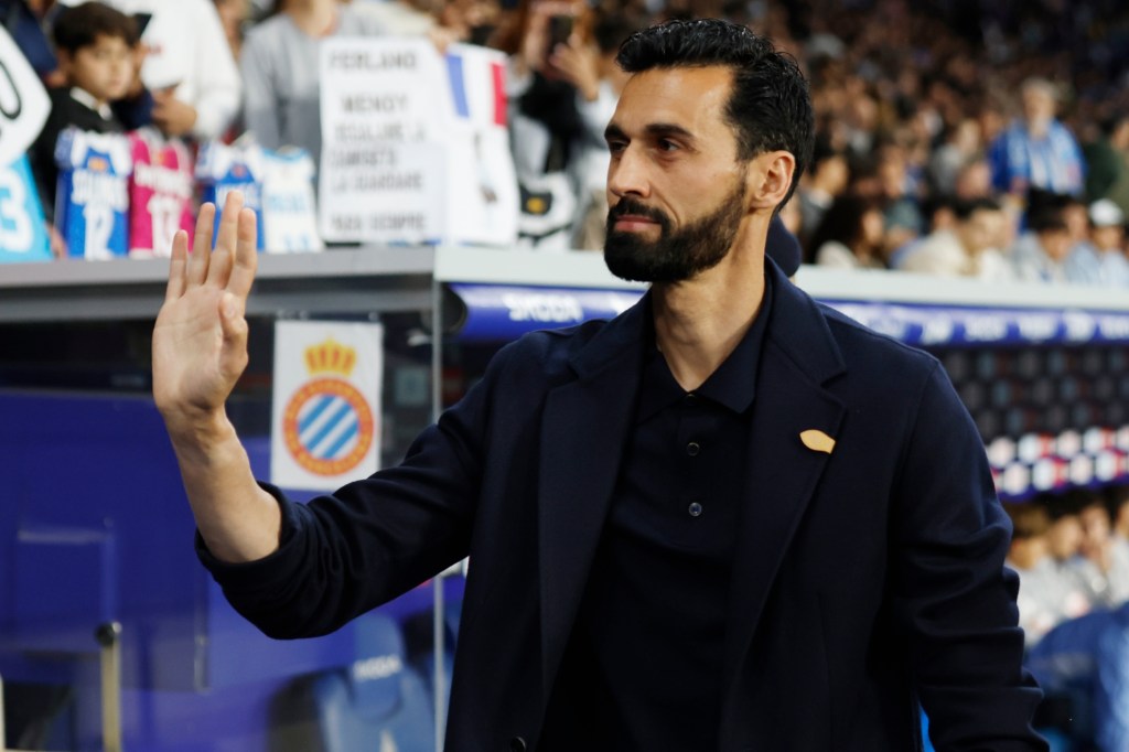 OFICIAL: ÁLVARO ARBELOA DEJA DE SER ENTRENADOR DEL REAL MADRID