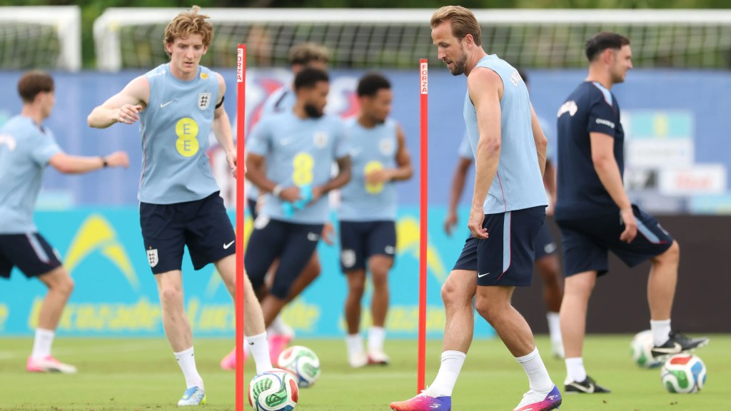 ROBAN MATERIAL DE LA SELECCIÓN INGLESA ANTES DE SU DEBUT EN EL MUNDIAL&nbsp;2026