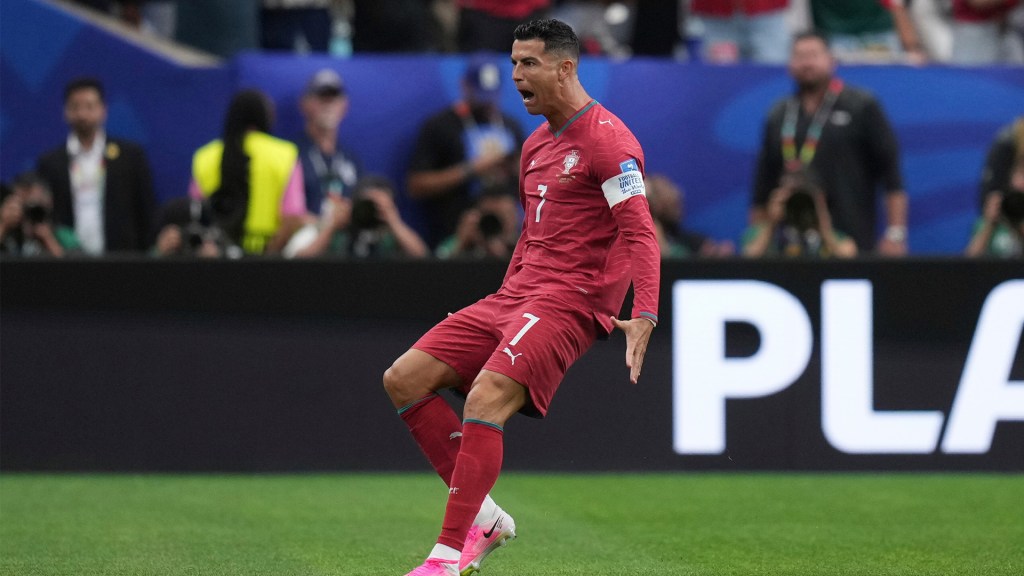 CRISTIANO RONALDO HACE HISTORIA Y SE CONVIERTE EN EL PRIMER JUGADOR EN MARCAR EN SEIS MUNDIALES
