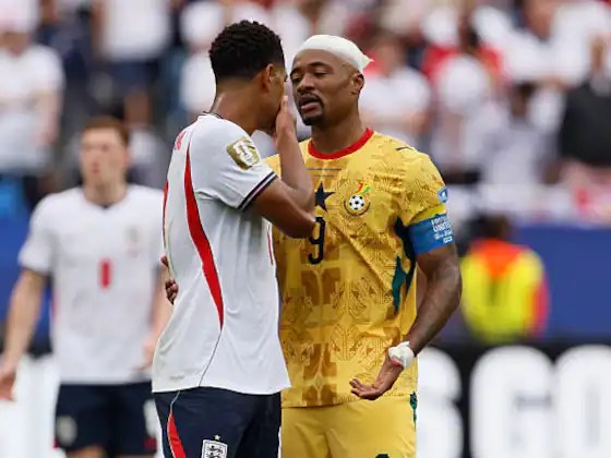 Jude Bellingham se tapo la boca, en el partido contra Ghana; foto: OneFootball.